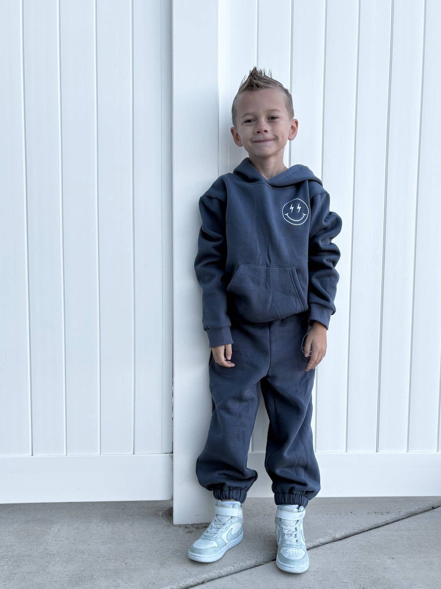 STAY COZY • KIDS SMILEY SWEATSUIT