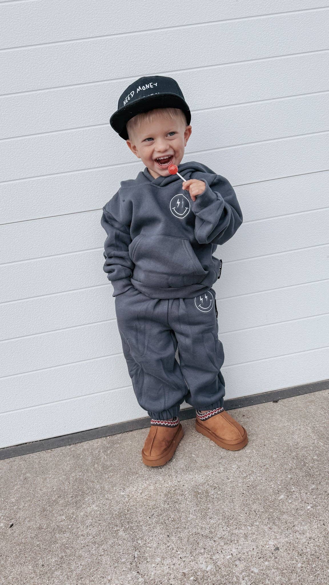 STAY COZY • KIDS SMILEY SWEATSUIT