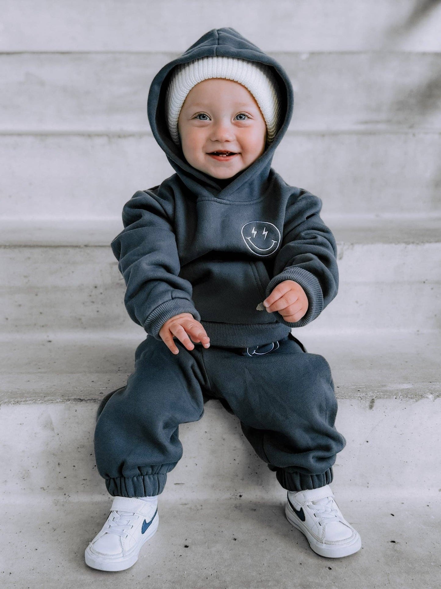 STAY COZY • KIDS SMILEY SWEATSUIT